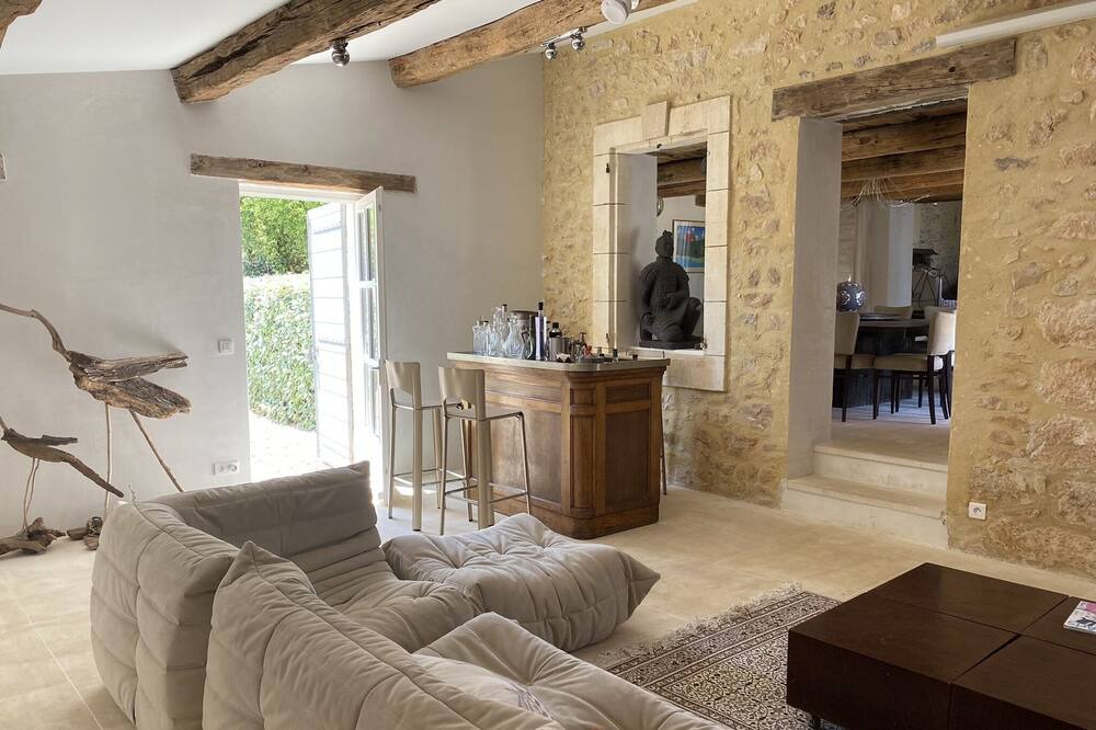 Photo of Livingroom in Simiane-la-Rotonde