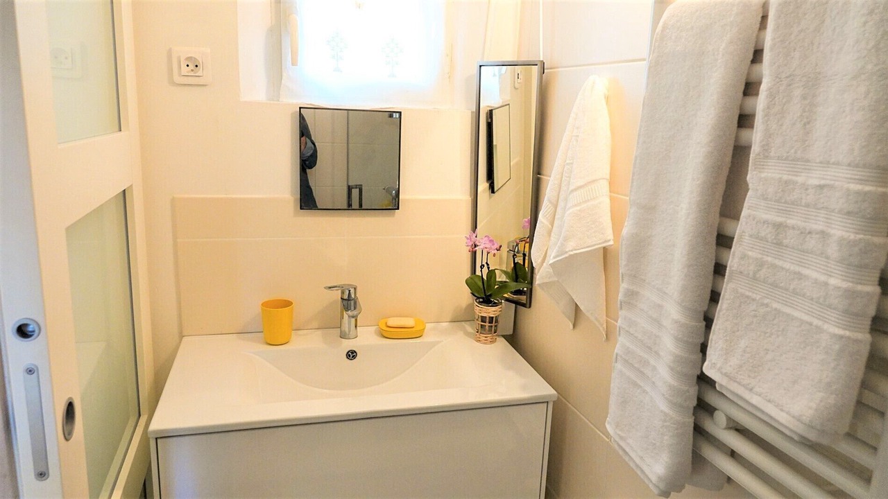 Photo of Bathroom in St.-Remy-de-Provence