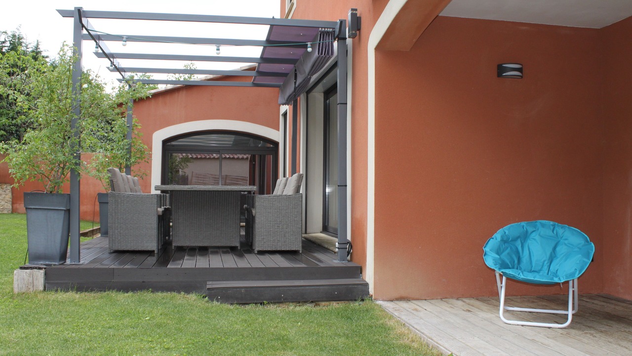 Photo of Patio Balcony in Entrechaux