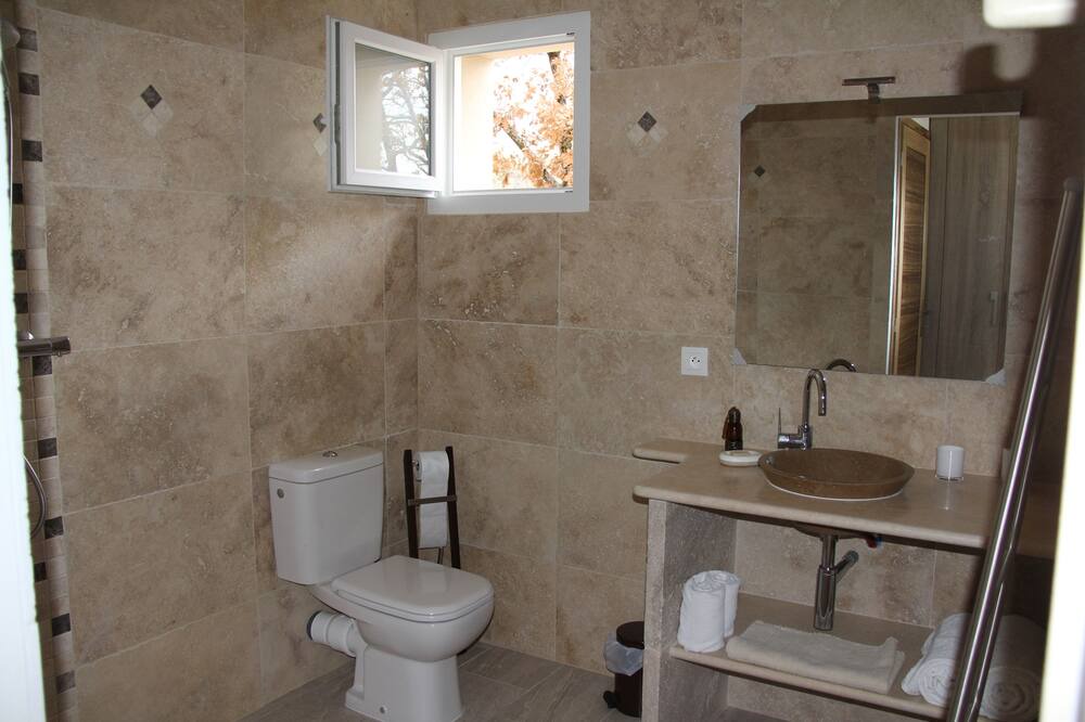 Photo of Bathroom in La Roque-sur-Pernes