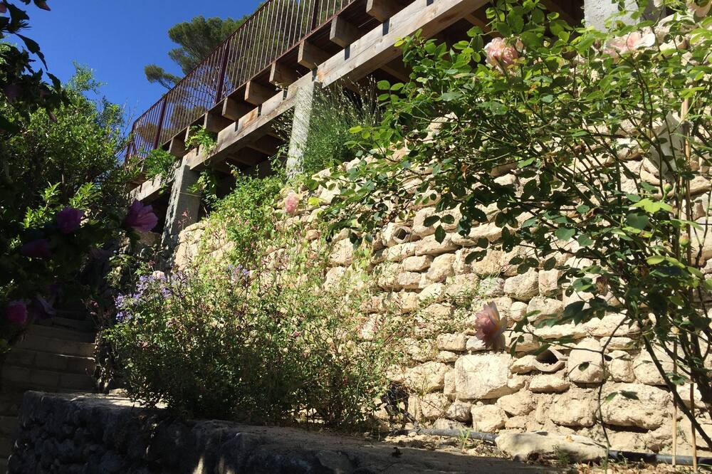Photo of Outdoor in Montfrin