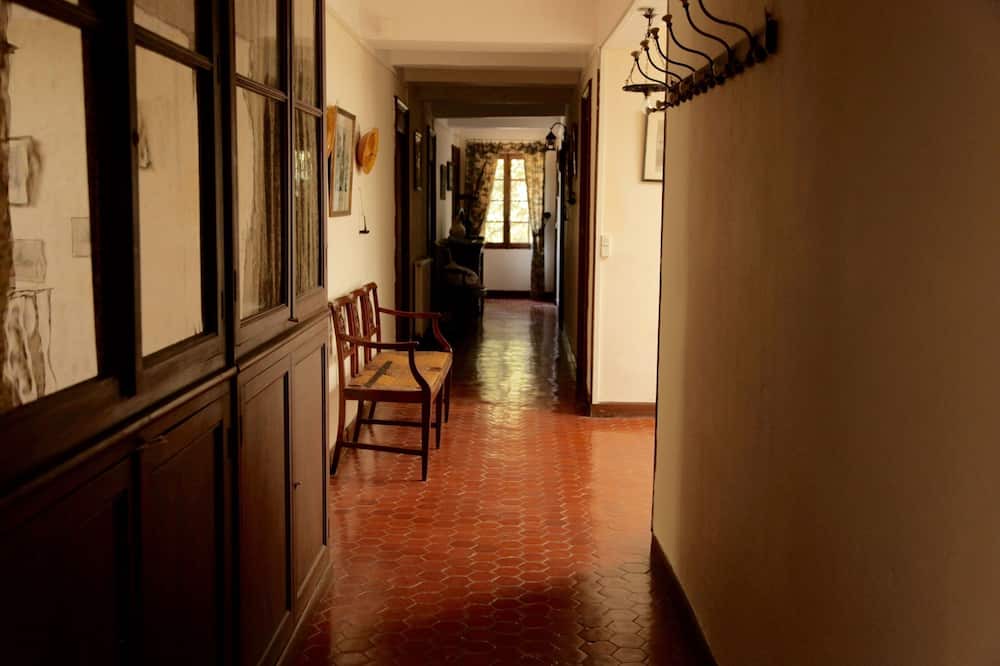 Photo of Others in Valderoure