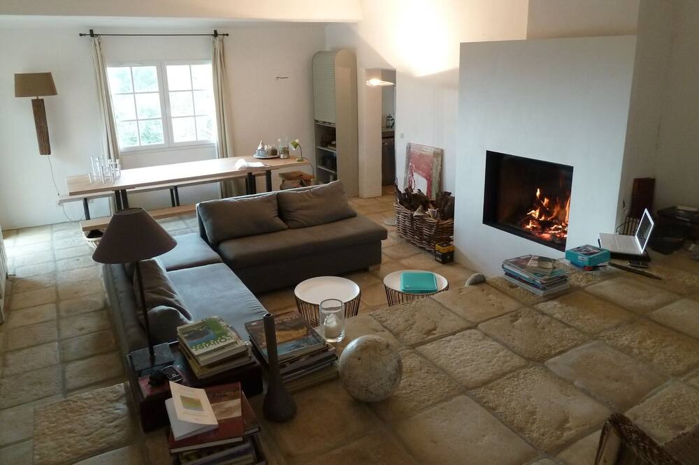 Photo of Livingroom in Aups