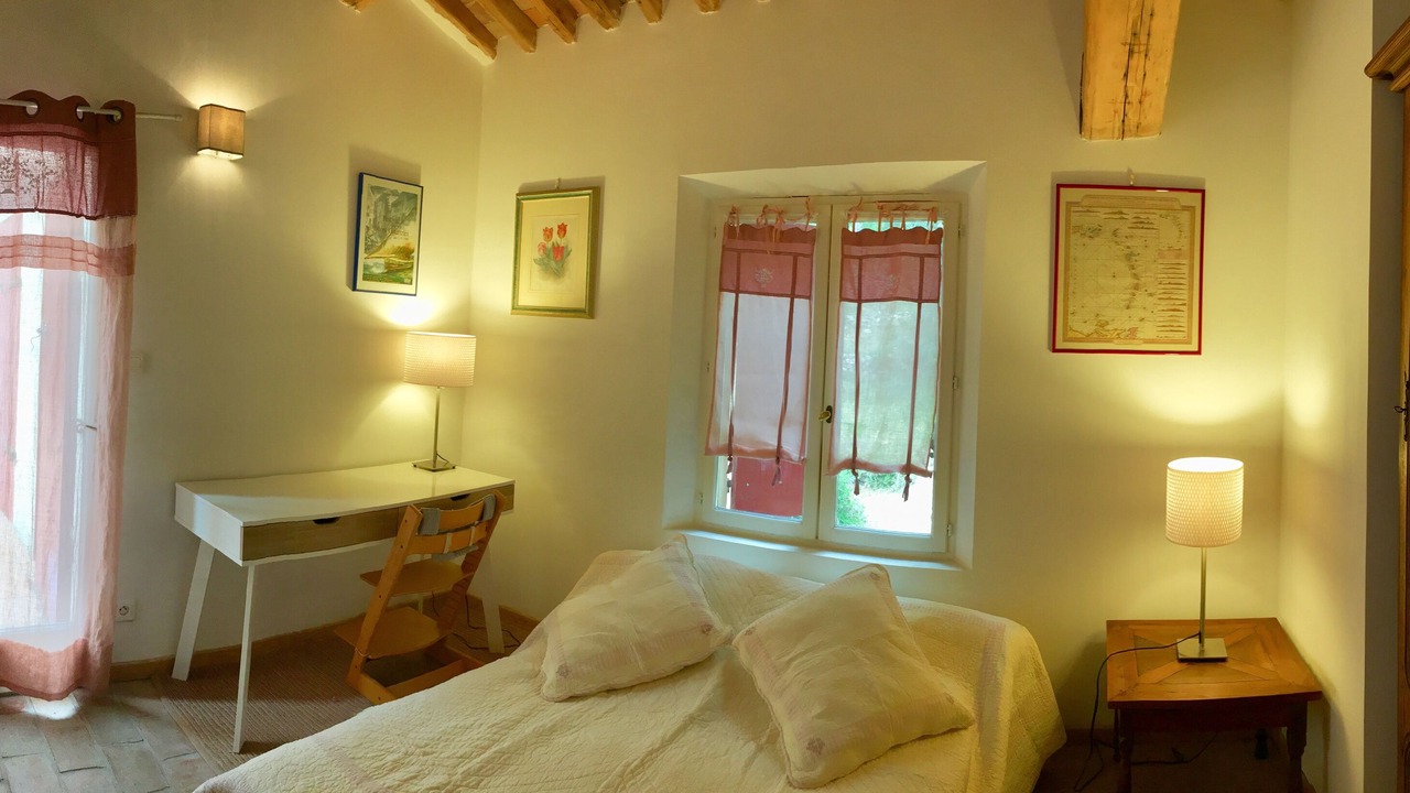 Photo of Livingroom in Simiane-Collongue
