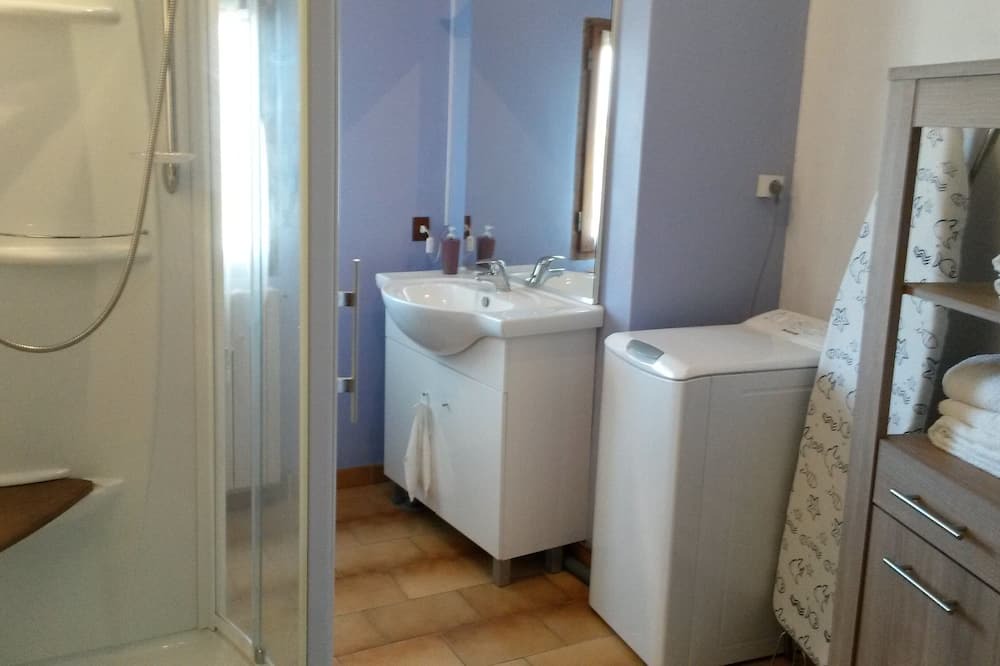 Photo of Bathroom in Saint-Victor-la-Coste