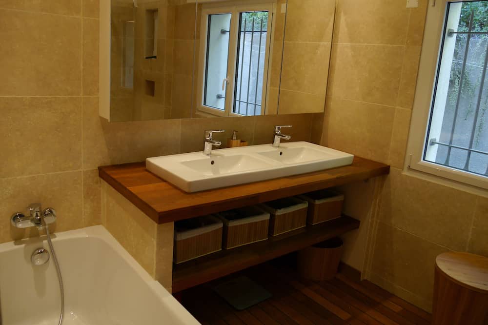 Photo of Bathroom in Carqueiranne