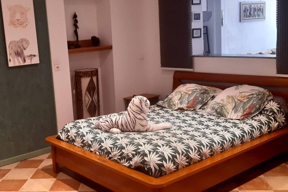 Photo of Bedroom in Cuers