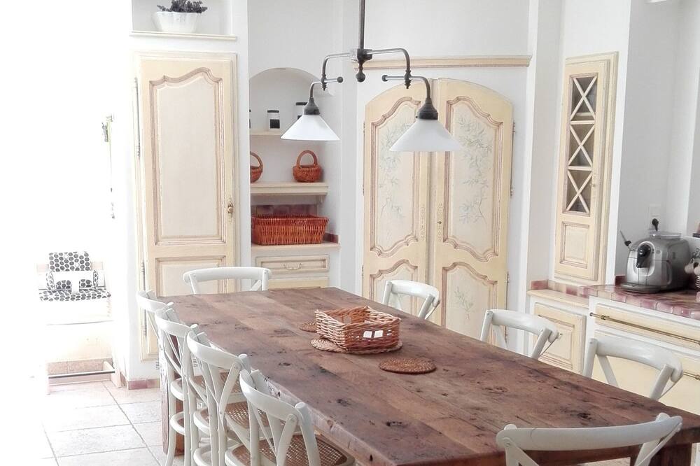 Photo of Kitchen in Cairanne