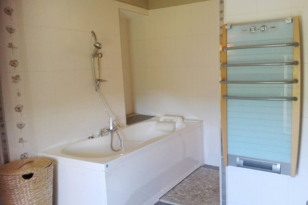 Photo of Bathroom in Cairanne