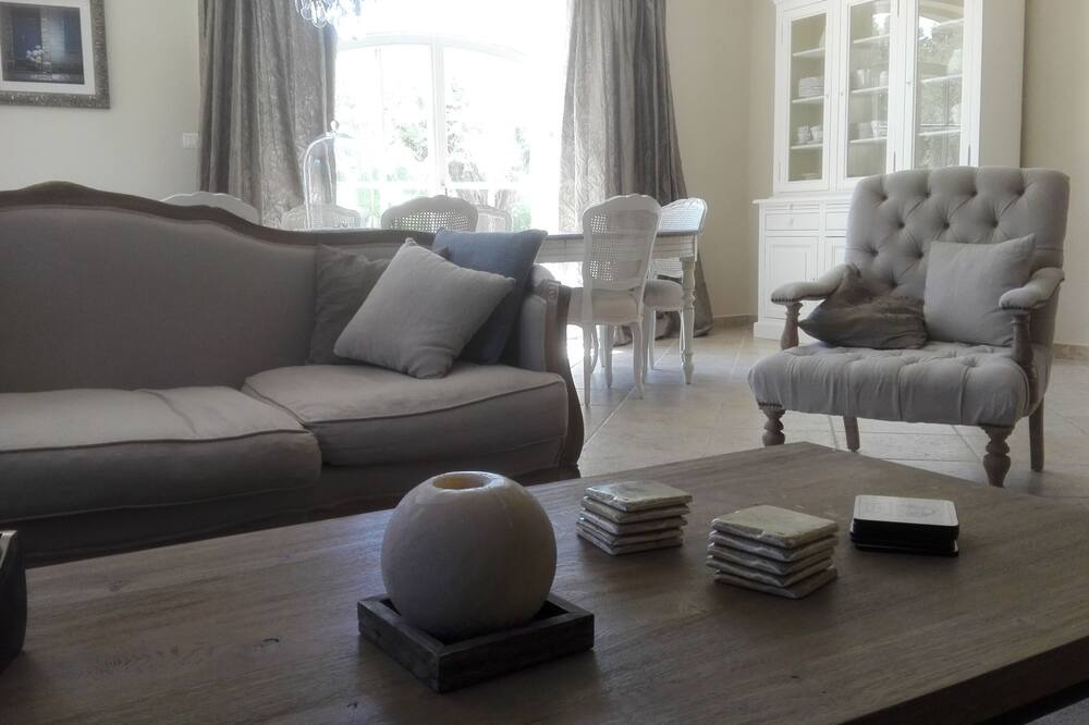 Photo of Livingroom in Cairanne