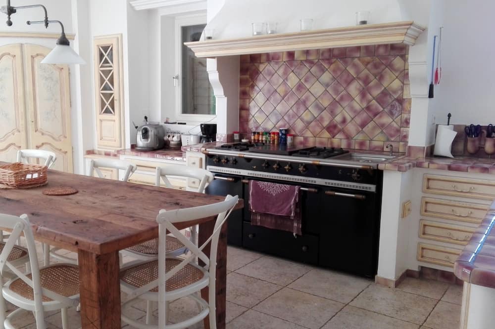 Photo of Kitchen in Cairanne