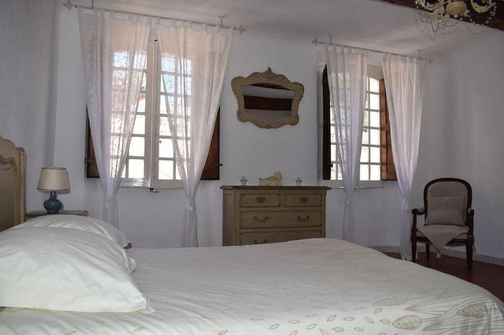 Photo of Bedroom in Montfort-sur-Argens