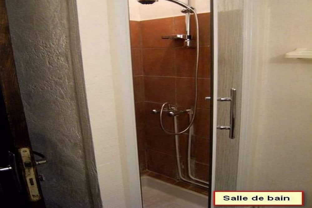 Photo of Bathroom in Plaisians