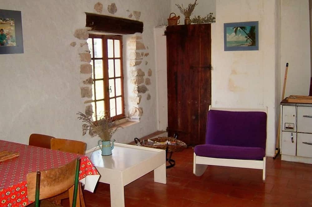 Photo of Livingroom in Plaisians