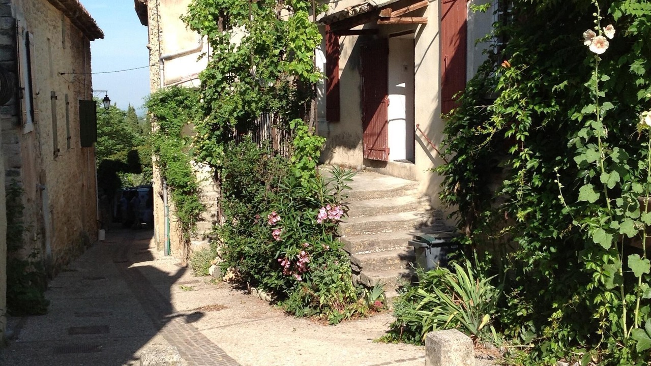 Photo of Outdoor in Saint-Pierre-de-Vassols