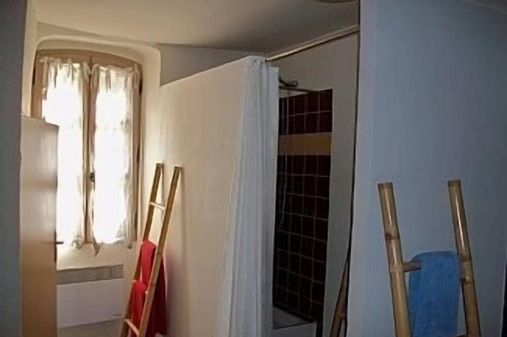 Photo of Bathroom in Bonnieux