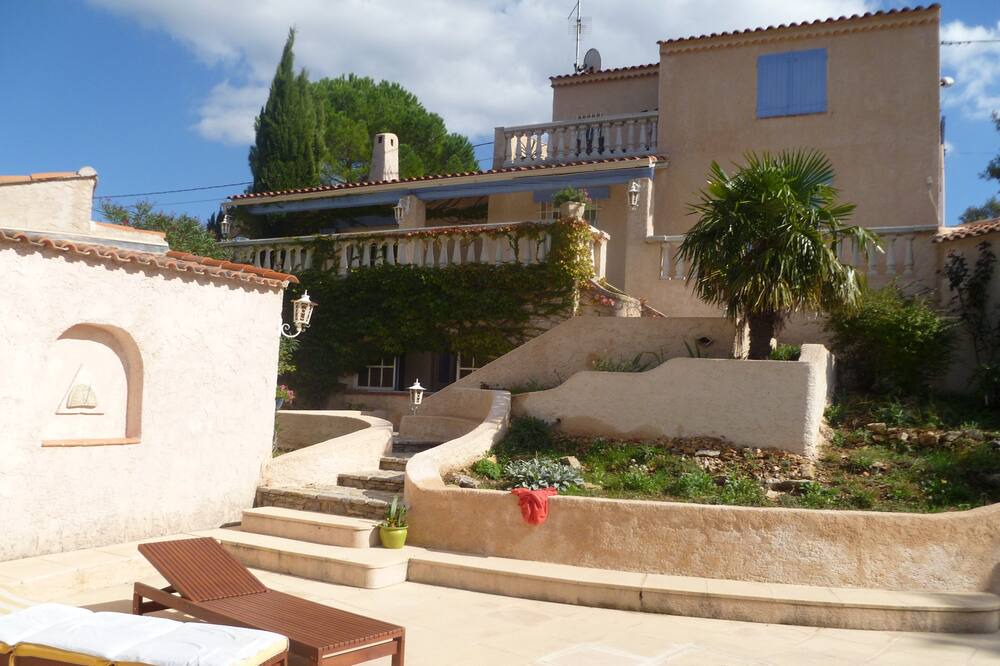 Photo of Outdoor in Sainte-Anastasie-sur-Issole