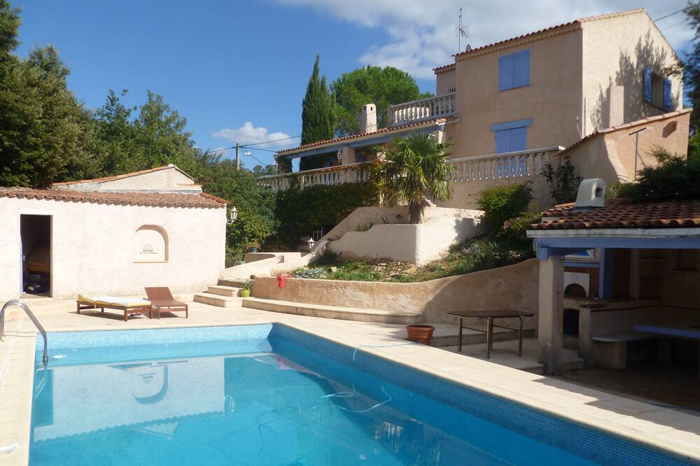 Photo of Outdoor in Sainte-Anastasie-sur-Issole