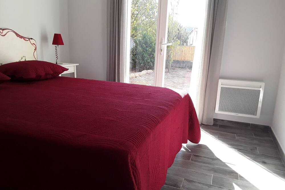 Photo of Bedroom in Cuges-les-Pins
