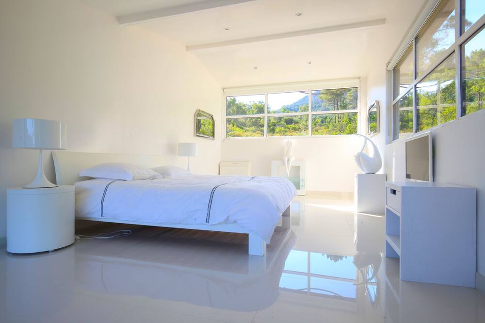 Photo of Bedroom in Bormes-Les-Mimosas