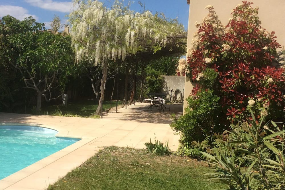 Photo of Outdoor in Morieres-les-Avignon