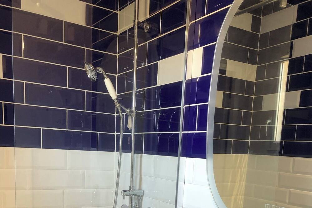 Photo of Bathroom in Morieres-les-Avignon