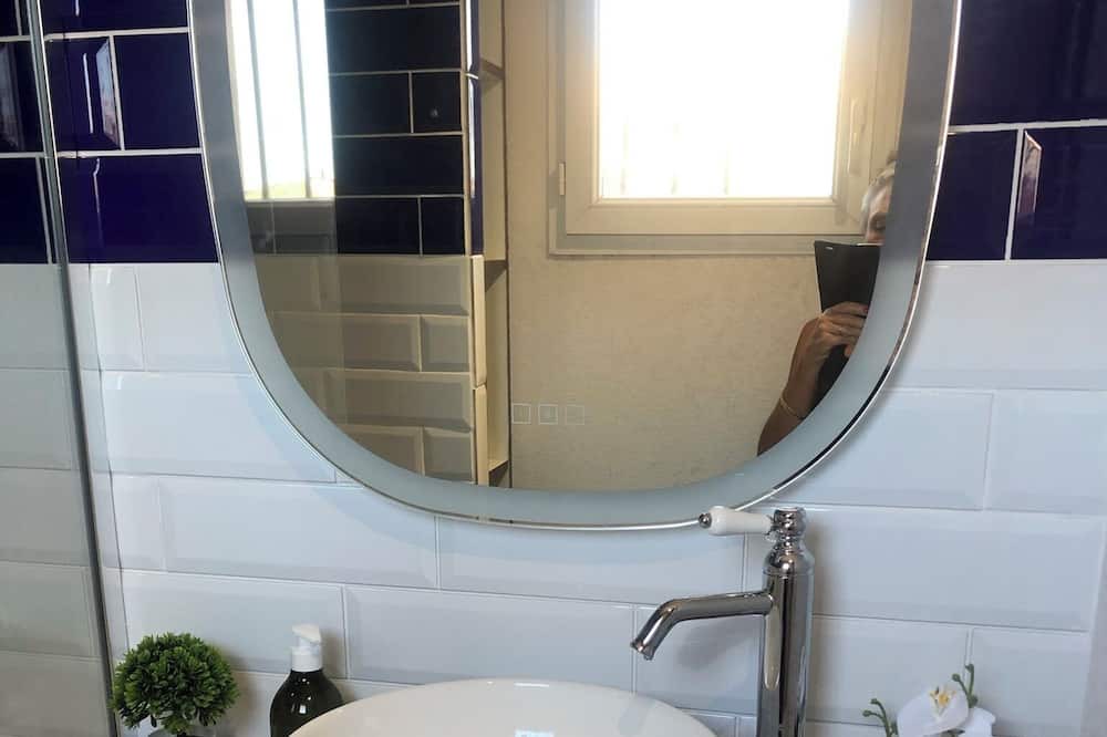 Photo of Bathroom in Morieres-les-Avignon