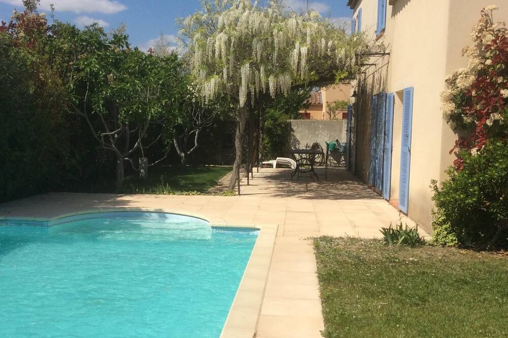 Photo of Outdoor in Morieres-les-Avignon