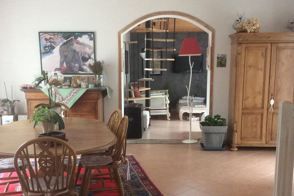 Photo of Others in Morieres-les-Avignon