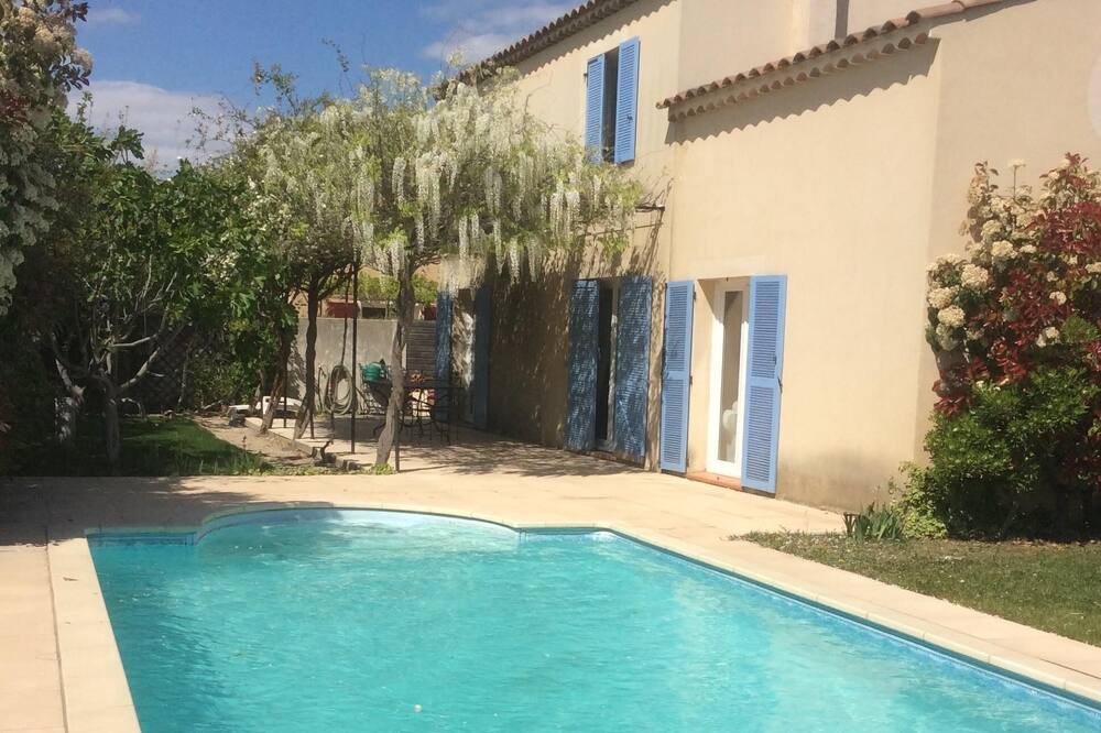 Photo of Outdoor in Morieres-les-Avignon