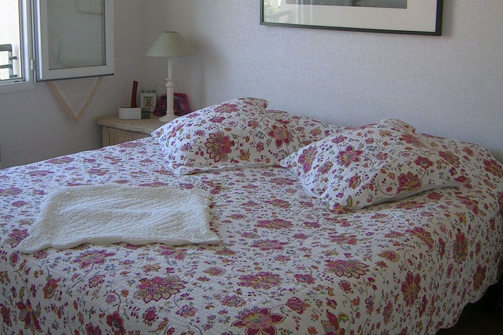 Photo of Bedroom in Morieres-les-Avignon