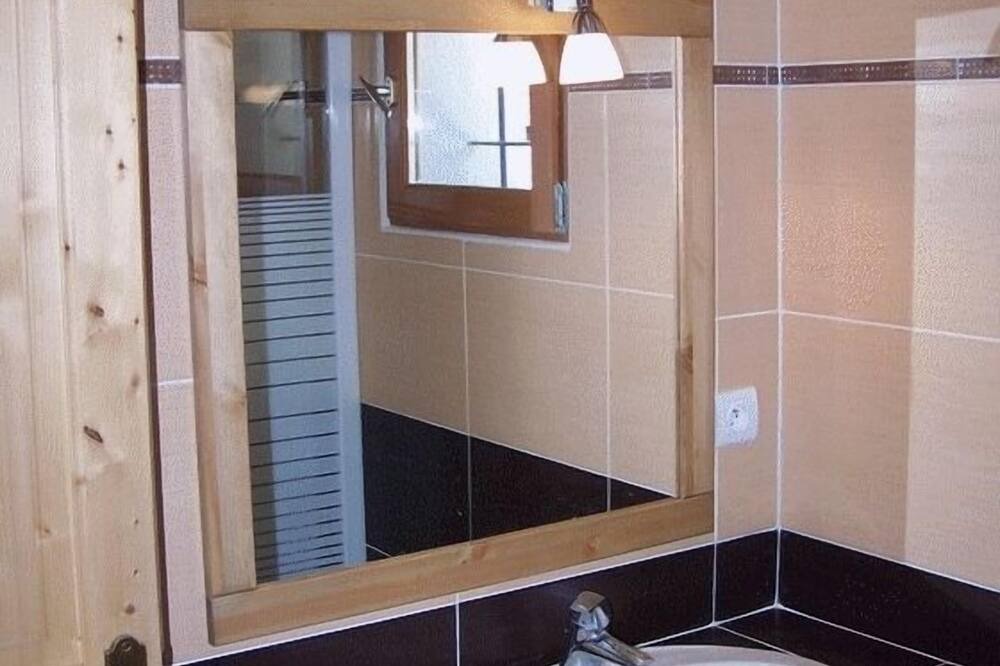 Photo of Bathroom in Montferrat