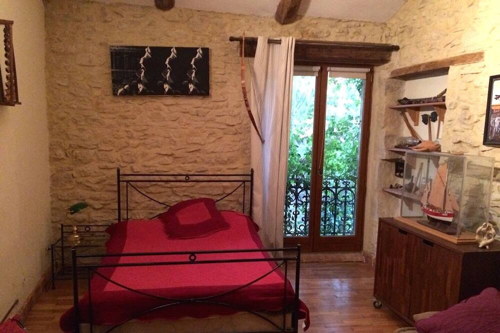 Photo of Bedroom in Caderousse