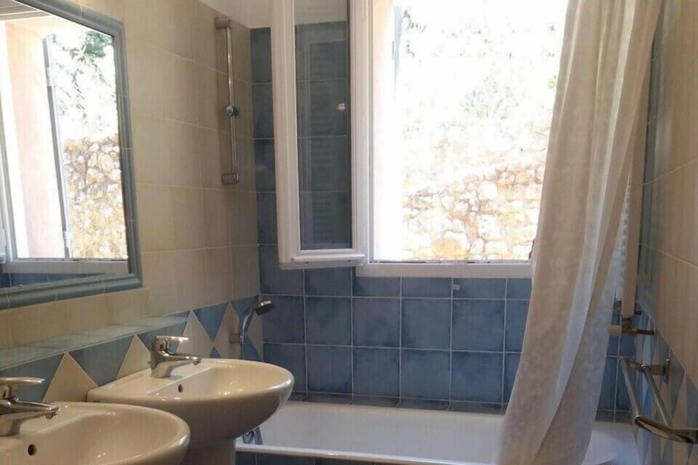 Photo of Bathroom in Le Barroux