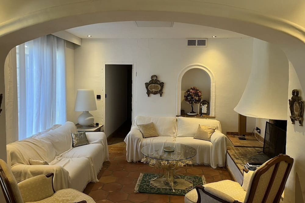 Photo of Livingroom in La Mole