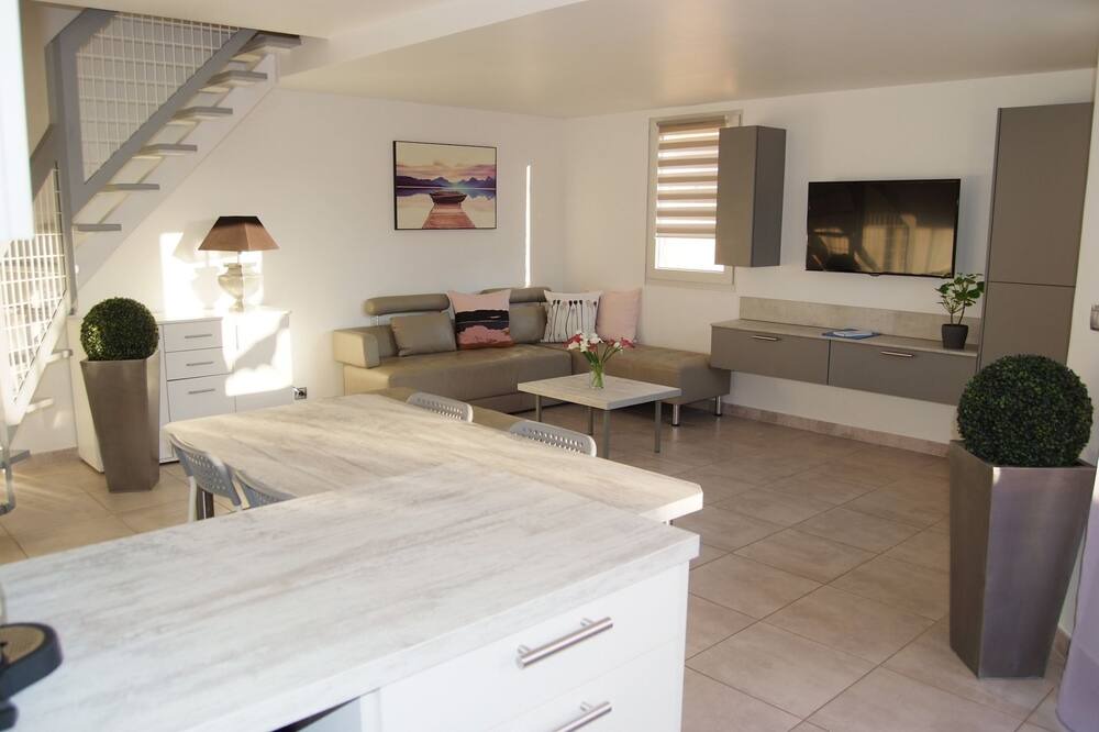 Photo of Livingroom in Miramar