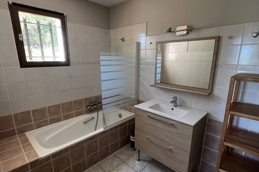 Photo of Bathroom in Montfort-sur-Argens