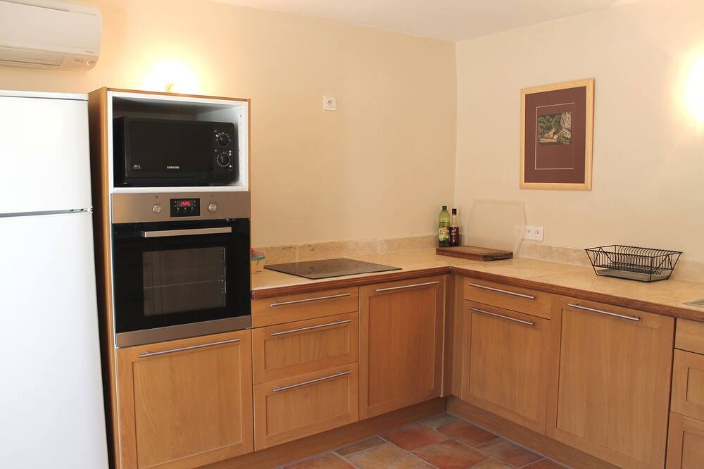 Photo of Kitchen in Saint-Martin-de-Castillon