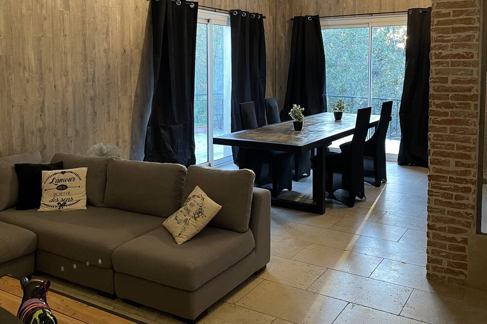 Photo of Livingroom in Sernhac