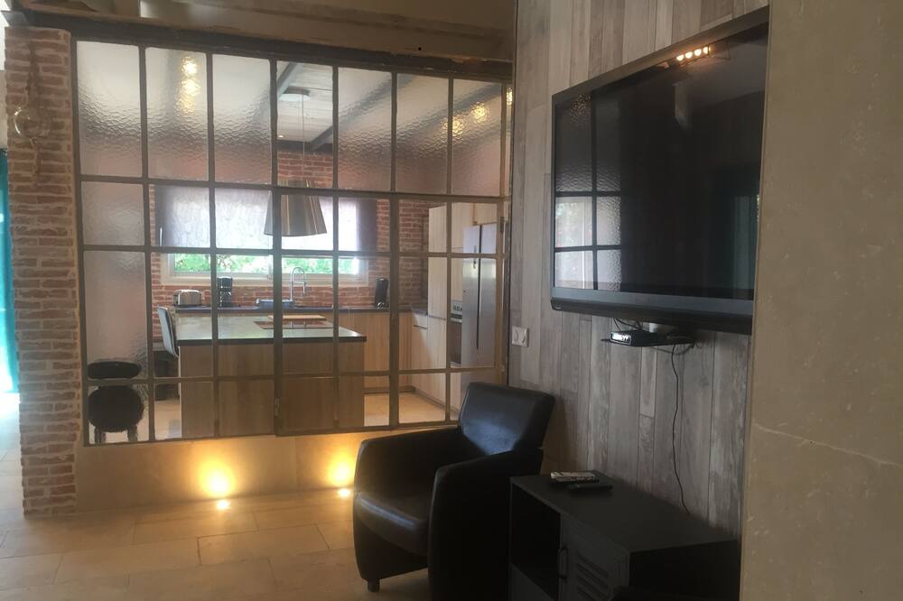 Photo of Livingroom in Sernhac