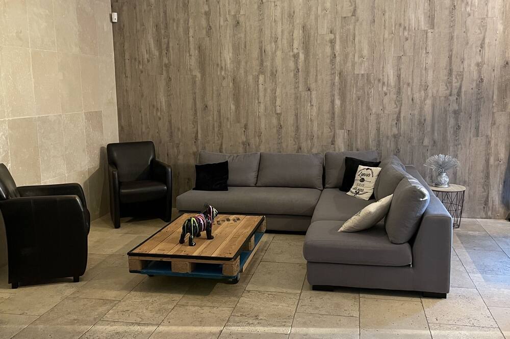 Photo of Livingroom in Sernhac