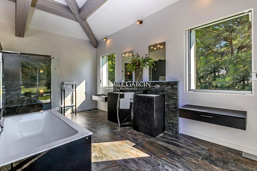 Photo of Bathroom in Aix-en-Provence