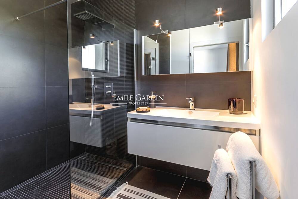 Photo of Bathroom in Aix-en-Provence