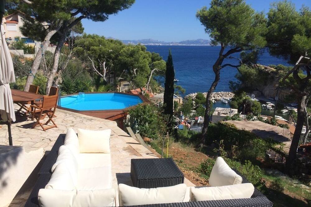 Photo of Patio Balcony in Ensues-la-Redonne