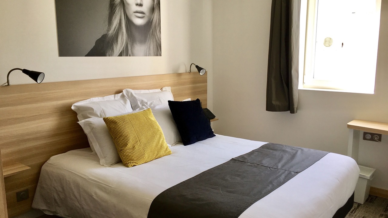 Photo of Bedroom in Saint-Mitre-les-Remparts