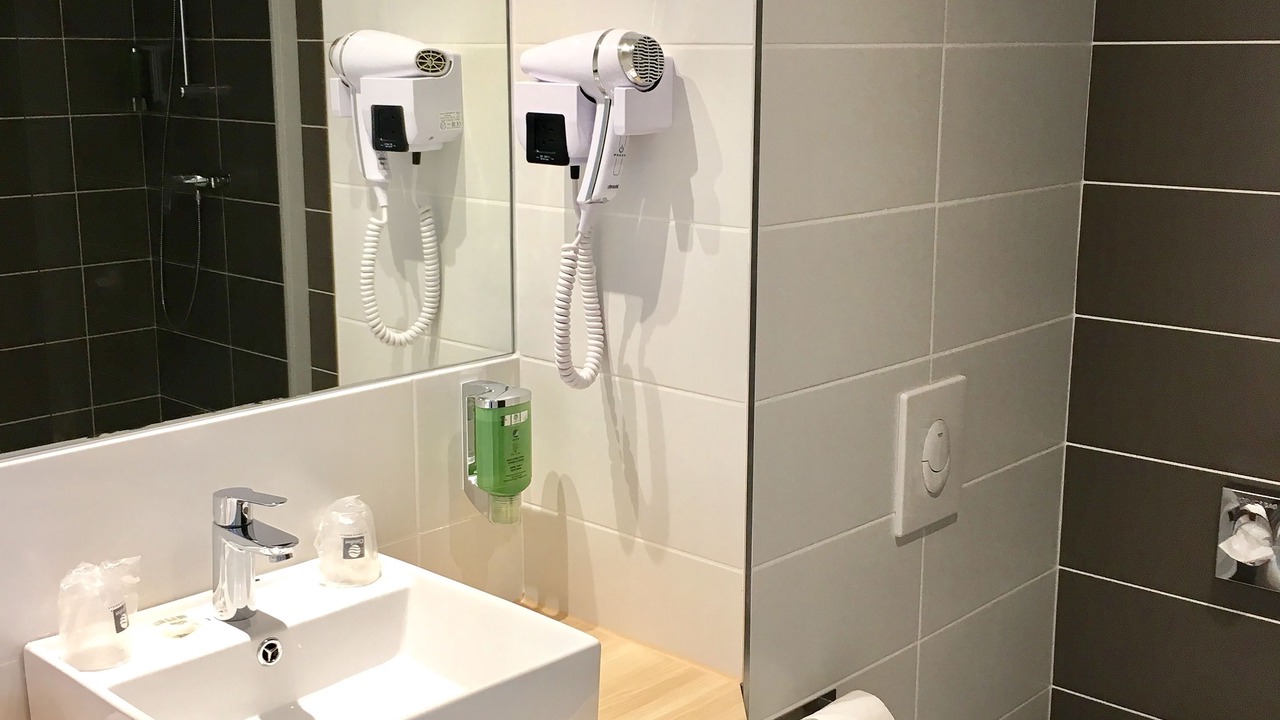 Photo of Bathroom in Saint-Mitre-les-Remparts