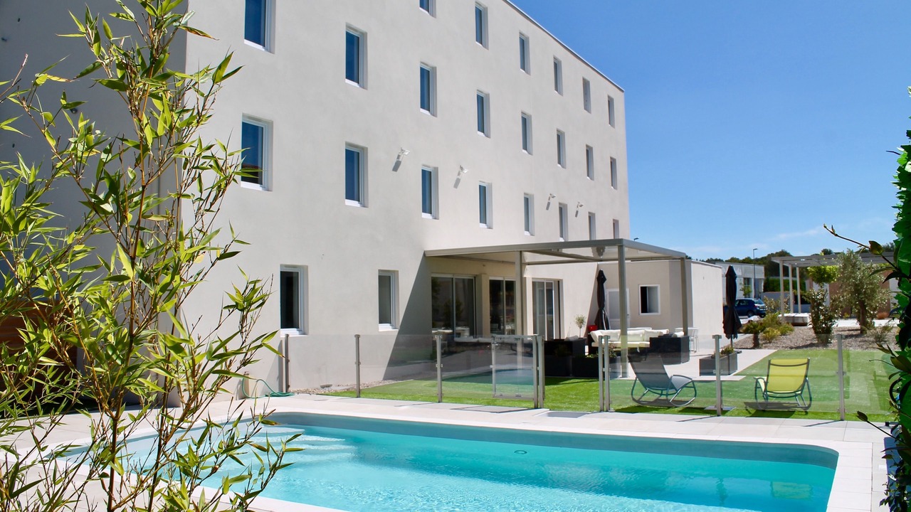 Photo of Outdoor in Saint-Mitre-les-Remparts