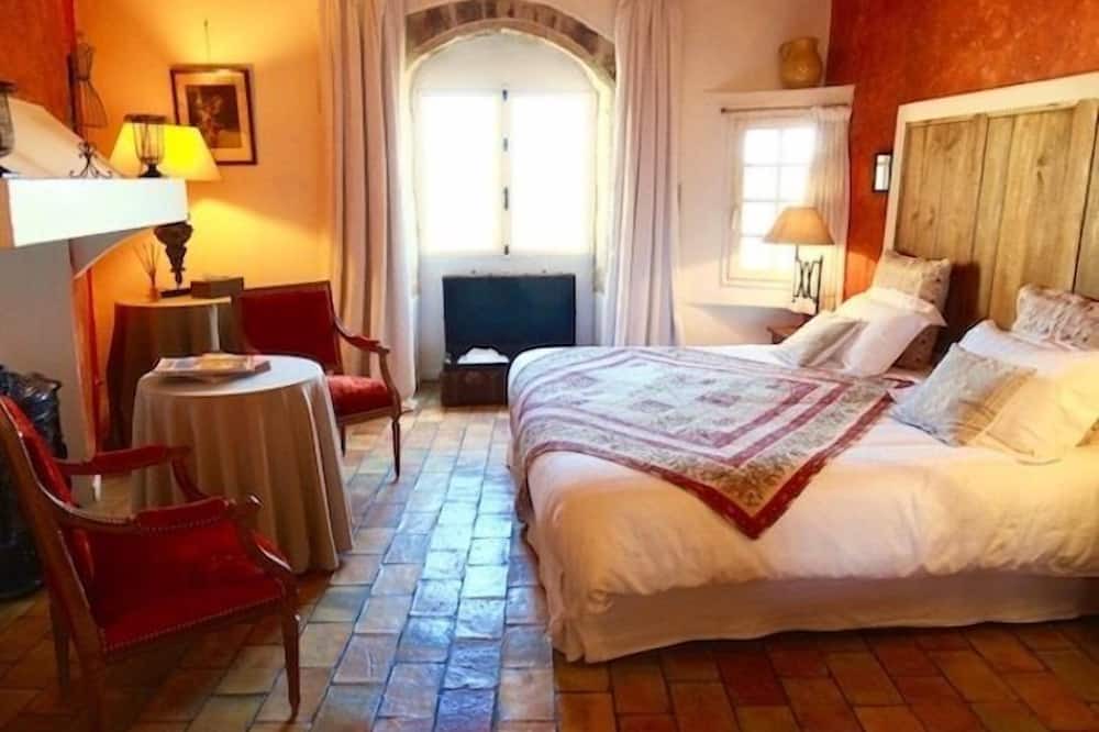Photo of Bedroom in Ansouis