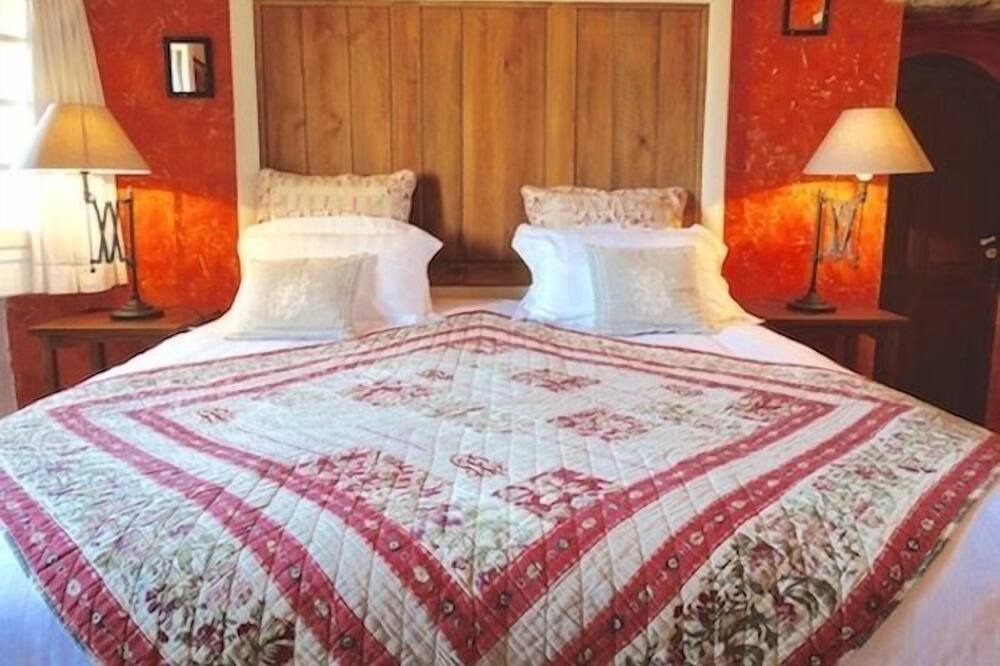 Photo of Bedroom in Ansouis