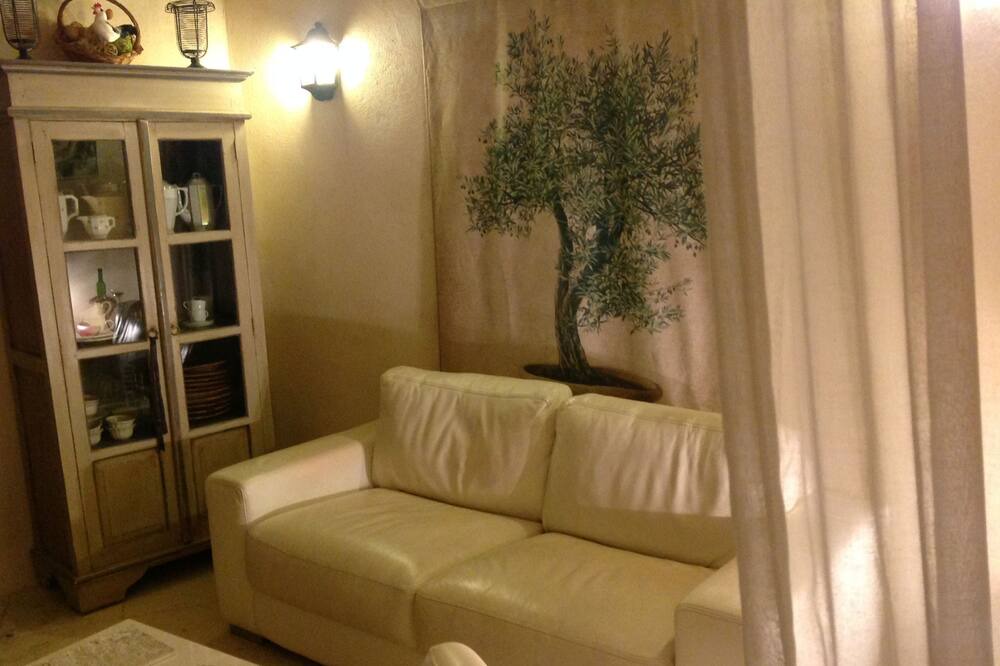 Photo of Livingroom in Ansouis